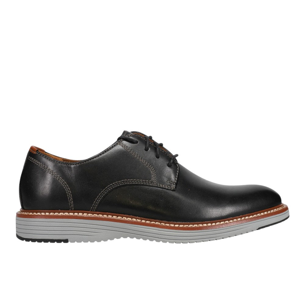 black dress shoes johnston murphy Parker Plain Toe-Black Leather welt. Johnston & Murphy Upton Cap
