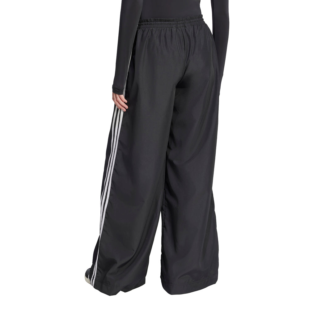 V-FORM WIDE TRACK PANTS - BLACK　Mサイズ Shop Black Womens Adicolor Firebird Oversized Tracksuit Pants