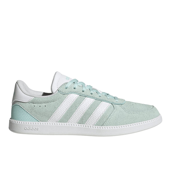 Shop White Womens Breaknet Sleek Shoes – Shoebacca